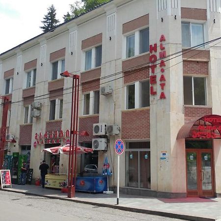 Alma-Ata Hotel Borjomi Eksteriør billede