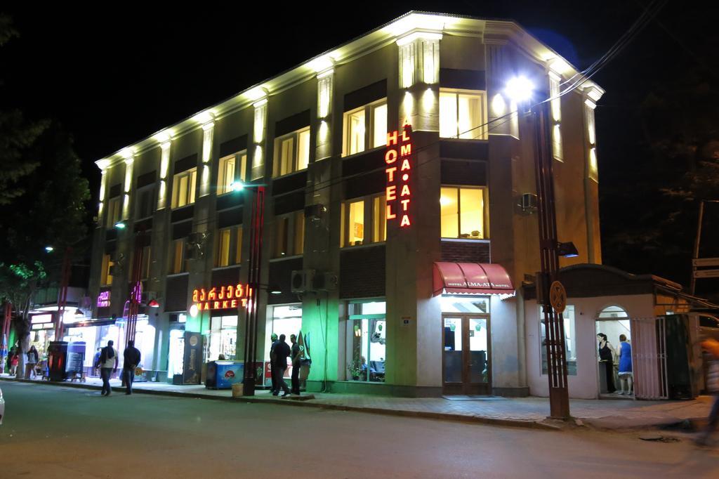 Alma-Ata Hotel Borjomi Eksteriør billede
