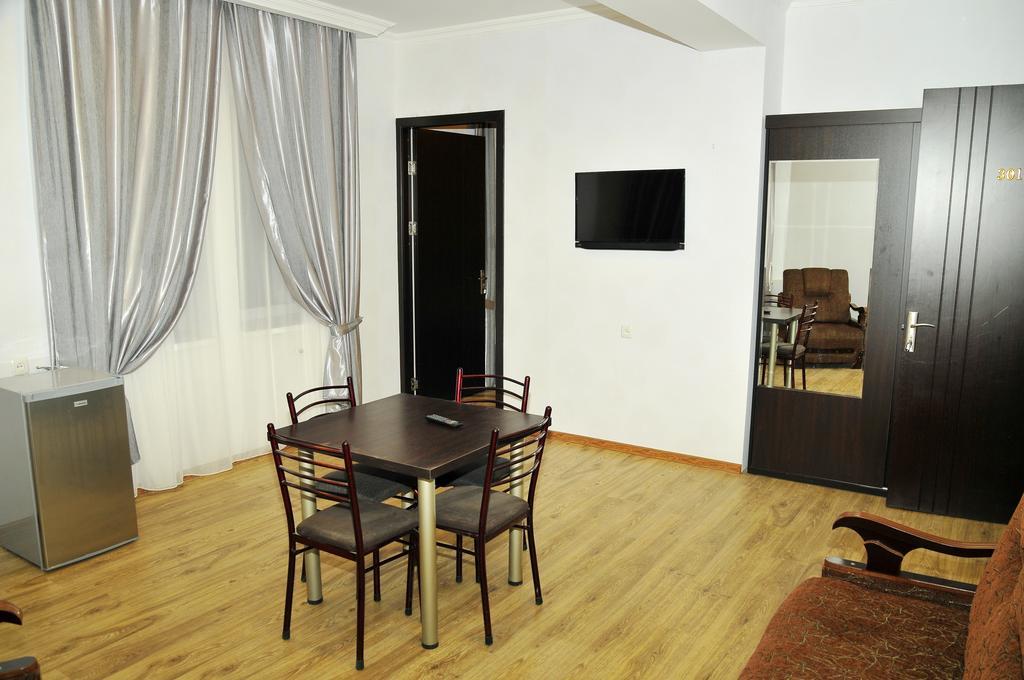 Alma-Ata Hotel Borjomi Værelse billede