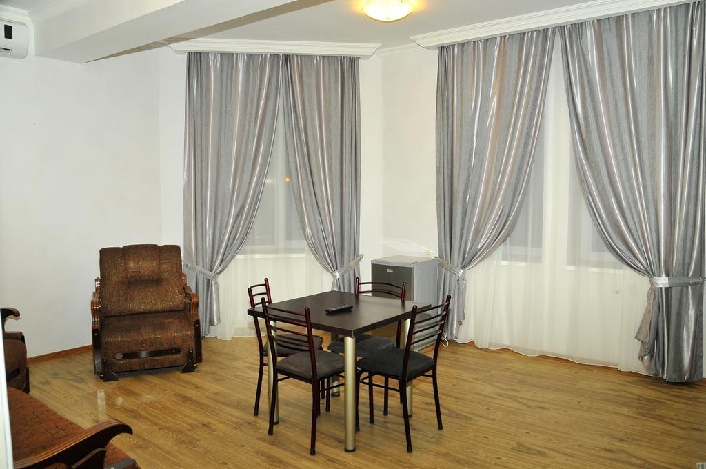 Alma-Ata Hotel Borjomi Værelse billede