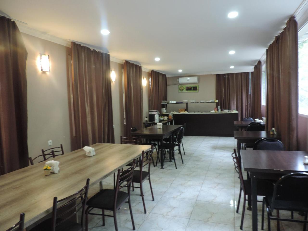 Alma-Ata Hotel Borjomi Eksteriør billede